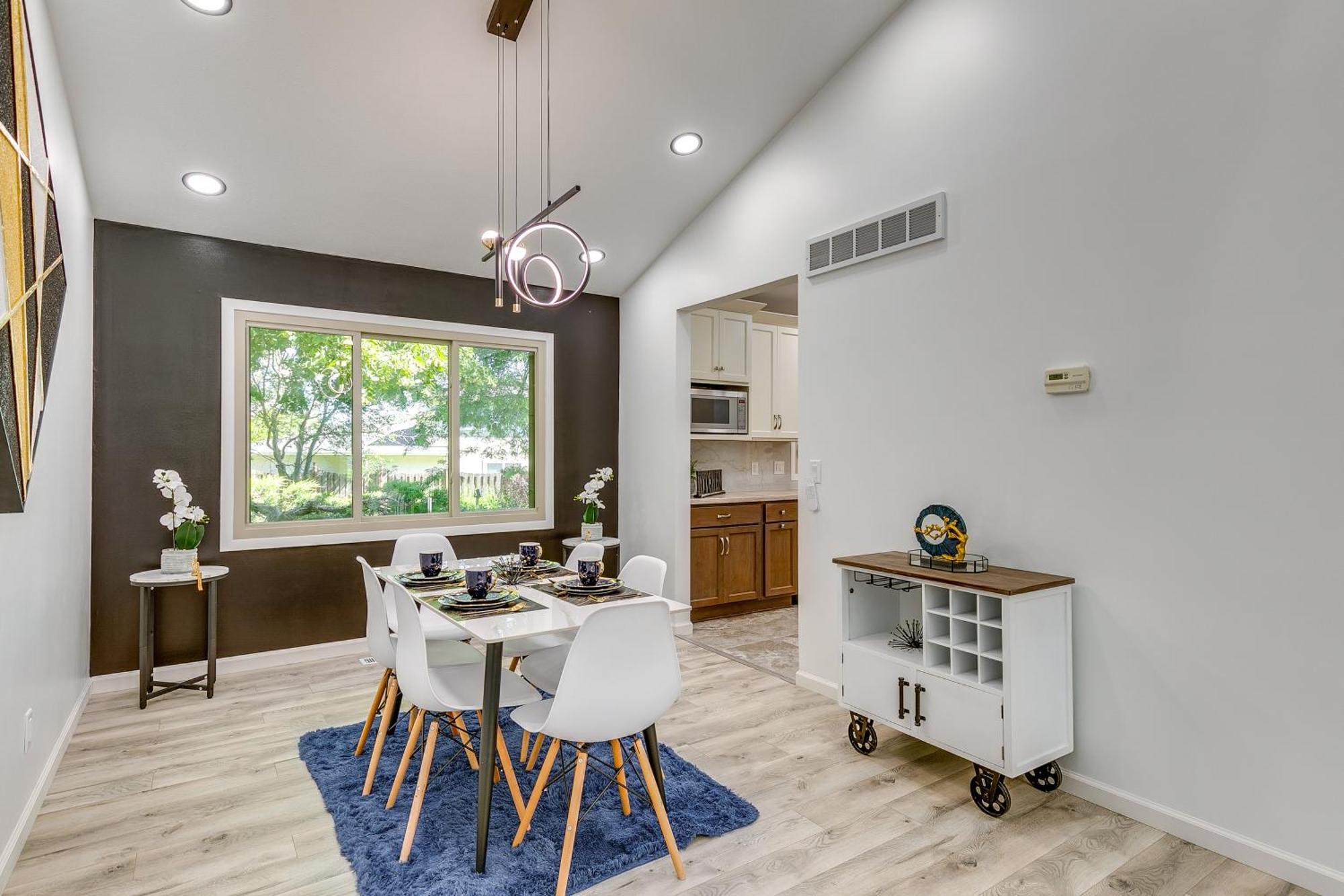 Bright And Modern Lincoln Home 1 Mi To Holmes Lake! Экстерьер фото