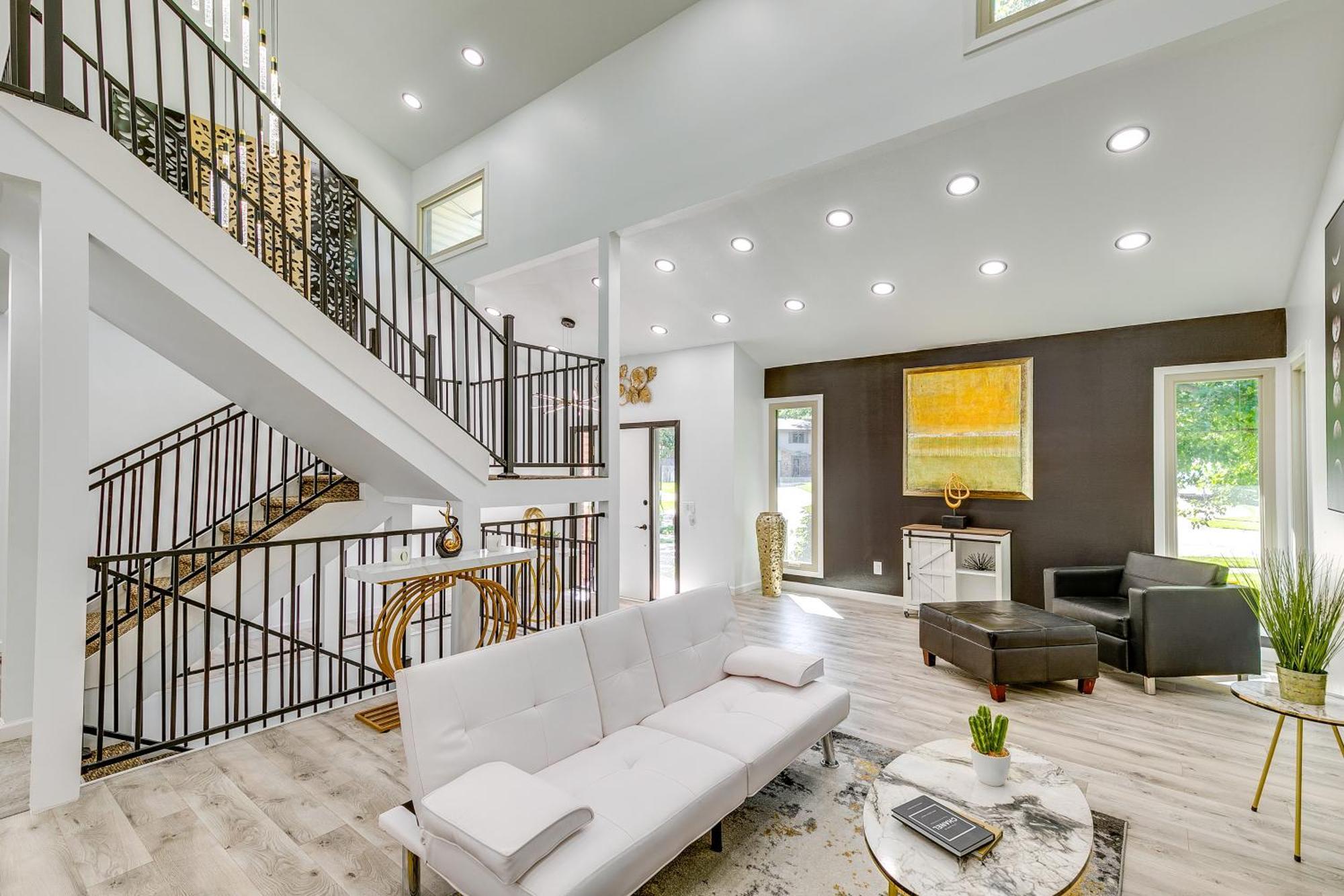 Bright And Modern Lincoln Home 1 Mi To Holmes Lake! Экстерьер фото